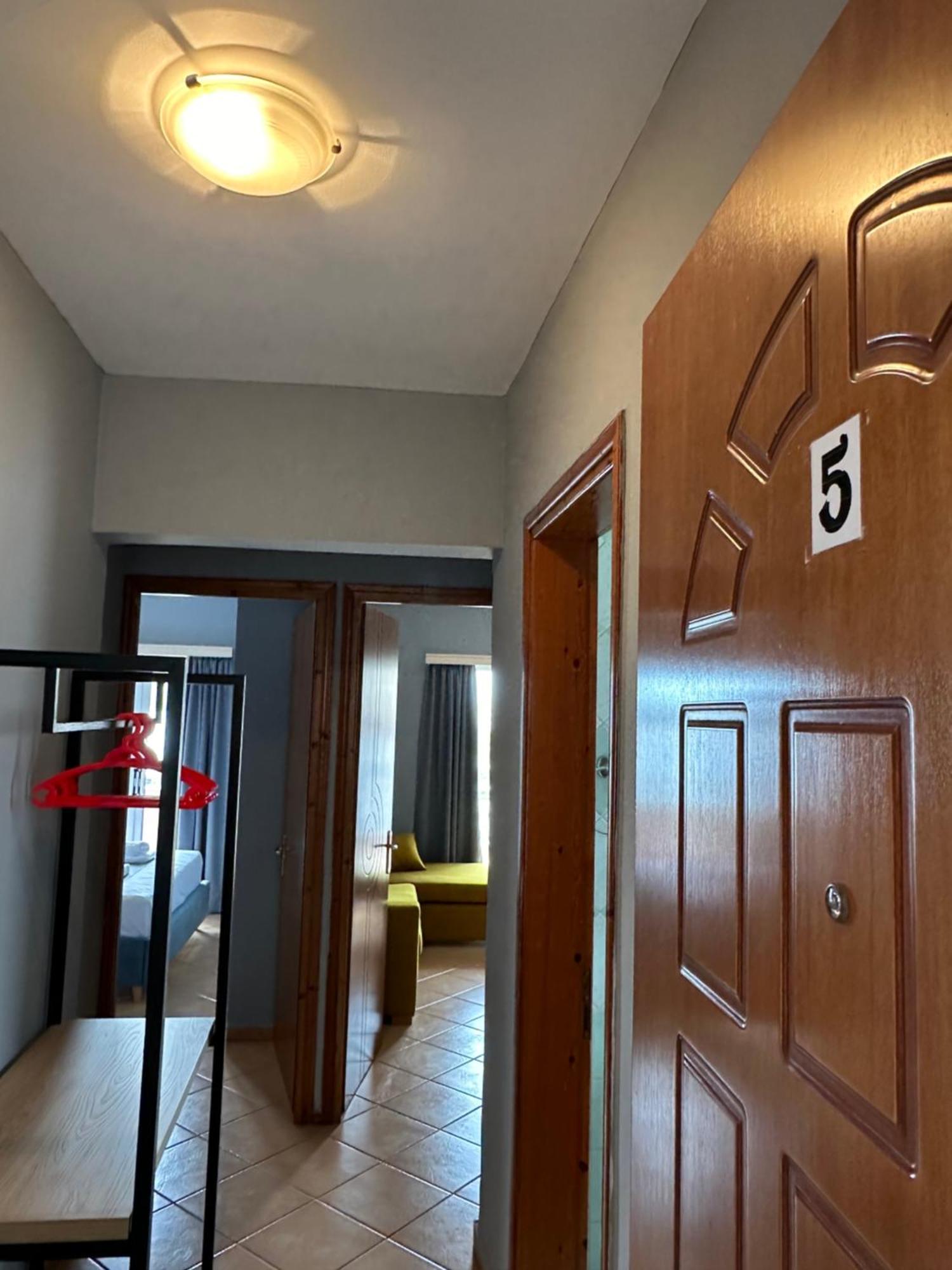 Olivias Apartments City Center Sarandë 外观 照片