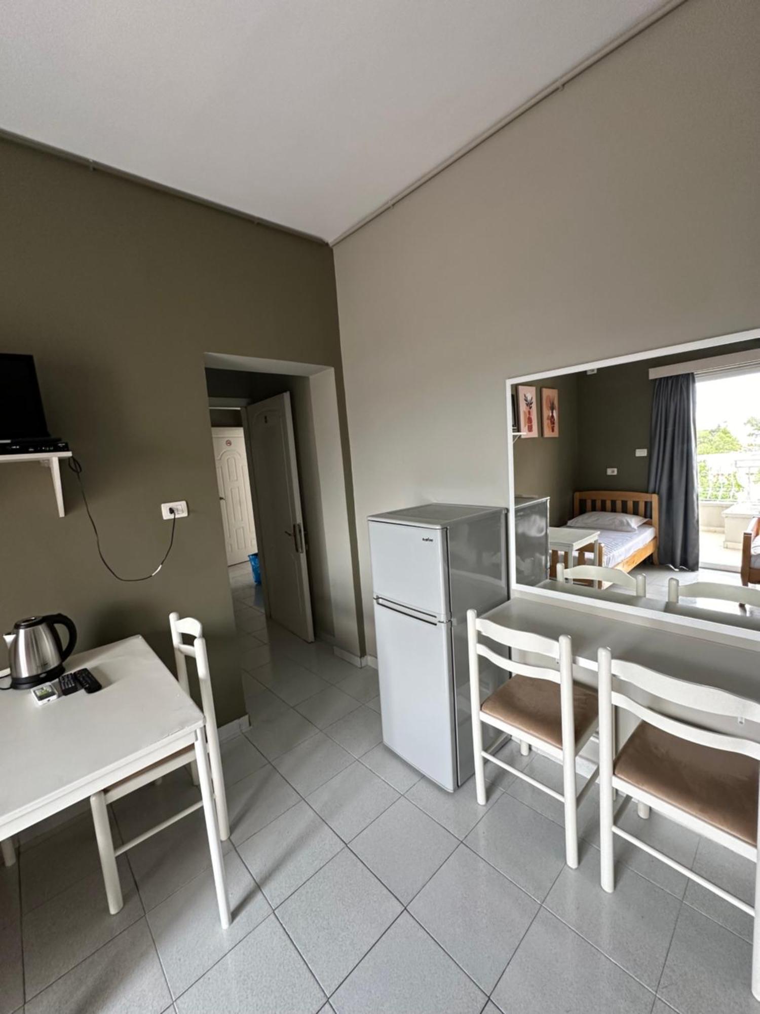 Olivias Apartments City Center Sarandë 外观 照片
